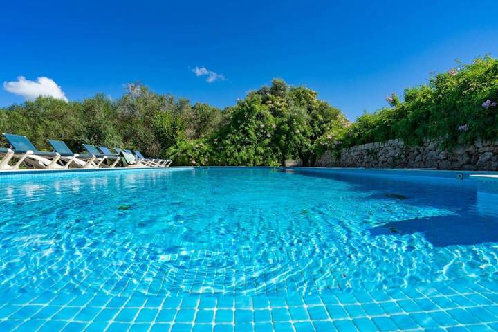 Gîte pour 10 personnes, avec jardin ainsi que piscine et terrasse à Alaior - 4