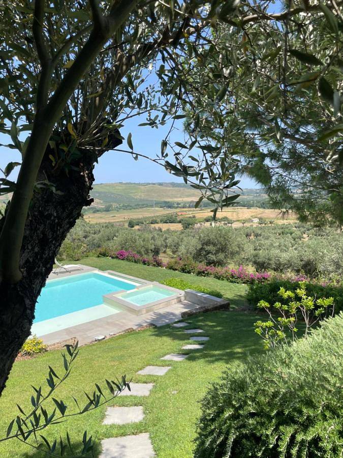 Villa con piscina per 9 persone, con terrazza e piscina nonché panorama, con animali domestici in Calabria