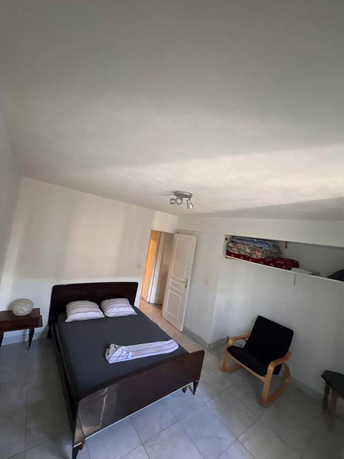 Gîte pour 4 personnes, avec jacuzzi et piscine ainsi que jardin et terrasse à Carmaux