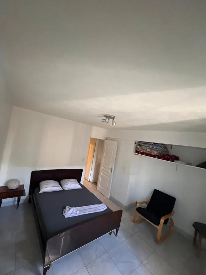 Ferienwohnung für 4 Personen, mit Pool und Whirlpool sowie Garten und Terrasse - 1