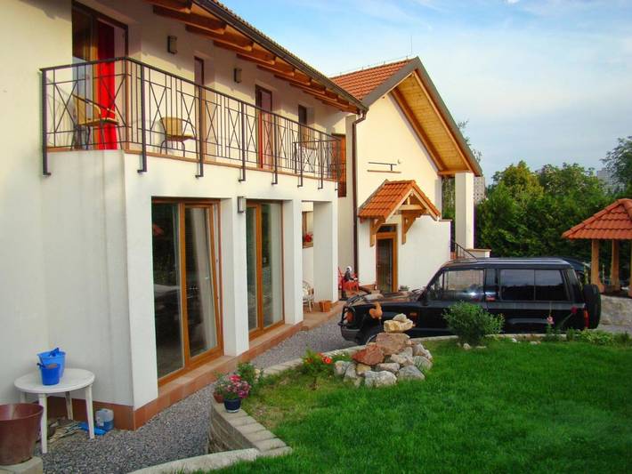 BnB für 9 Personen, mit Balkon und Terrasse sowie Garten und Ausblick in Prag