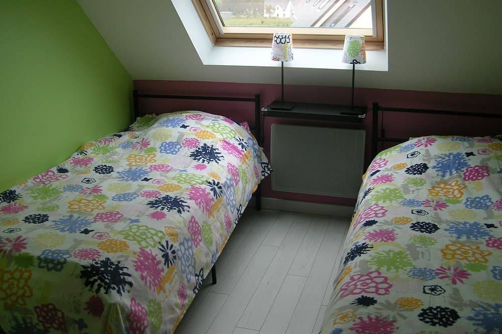 Agradable casa nueva con una vista única del mar y la isla. Playas a 750m in Le Pouldu, Clohars-Carnoët