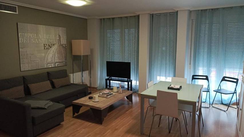 Apartamento para 7 personas, con balcón en Zaragoza