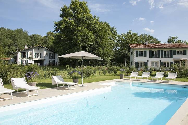 Ferienhaus für 18 Personen, mit Whirlpool und Garten, mit Haustier - 1