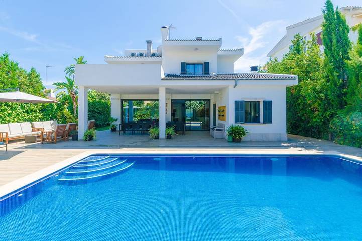 Chalet für 12 Personen, mit Garten und Balkon in Can Picafort