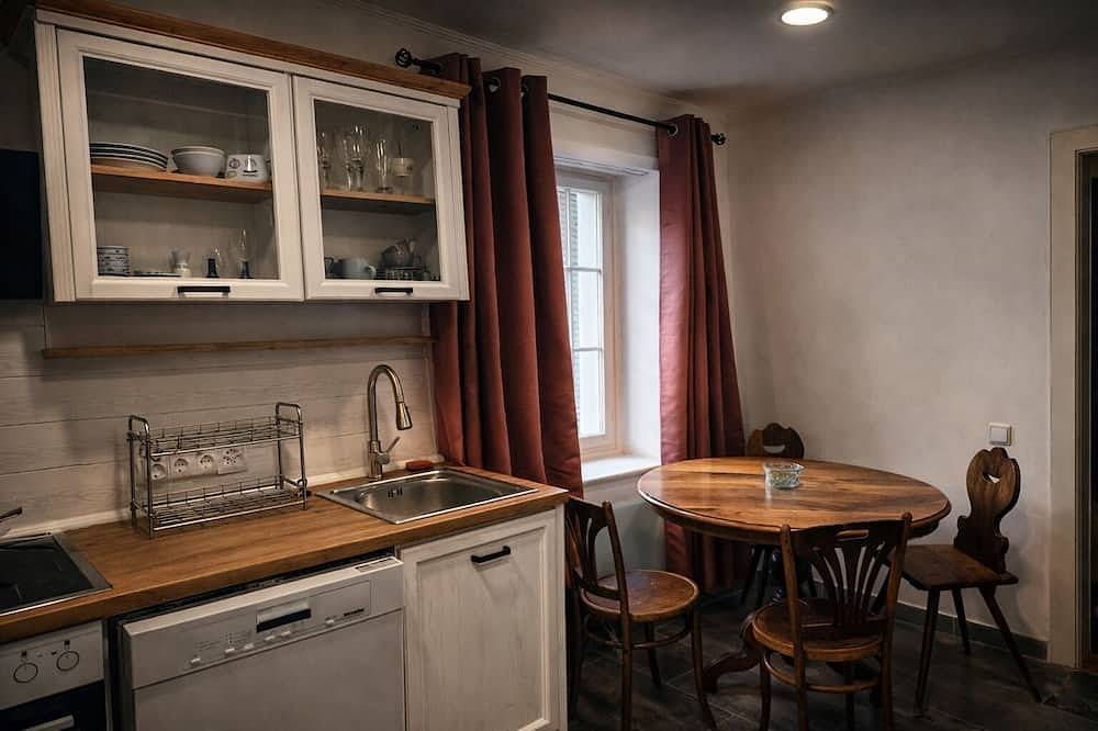 Ganze Wohnung, Charming large apartment in Rheinfelden's Old Town medeval setting in Rheinfelden, Südschwarzwald
