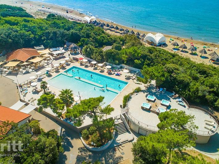 Resort per 7 persone, con balcone/terrazza e idromassaggio nonché terrazza in Costa degli Etruschi