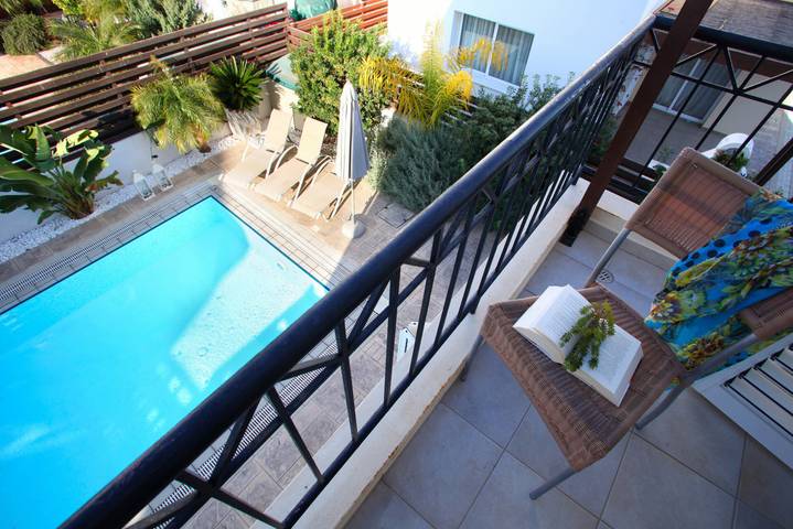 Location de vacances pour 4 personnes, avec piscine et balcon/terrasse, adapté aux familles à Chypre - 2