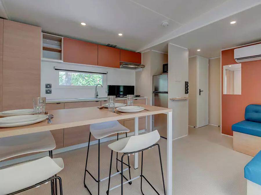 Camping Rcn Belledonne - Mobilhome 6 personas - Confort | 3 Dormitorios | 6 Pers | Terraza elevada | Aire acondicionado | Tv in Le Bourg-d'Oisans, Parque Nacional de los Ecrins