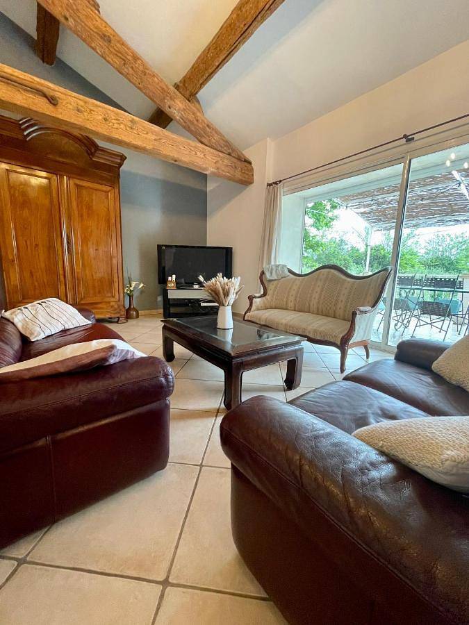 Location de vacances pour 8 personnes, avec vue et jardin à Marsillargues - 4