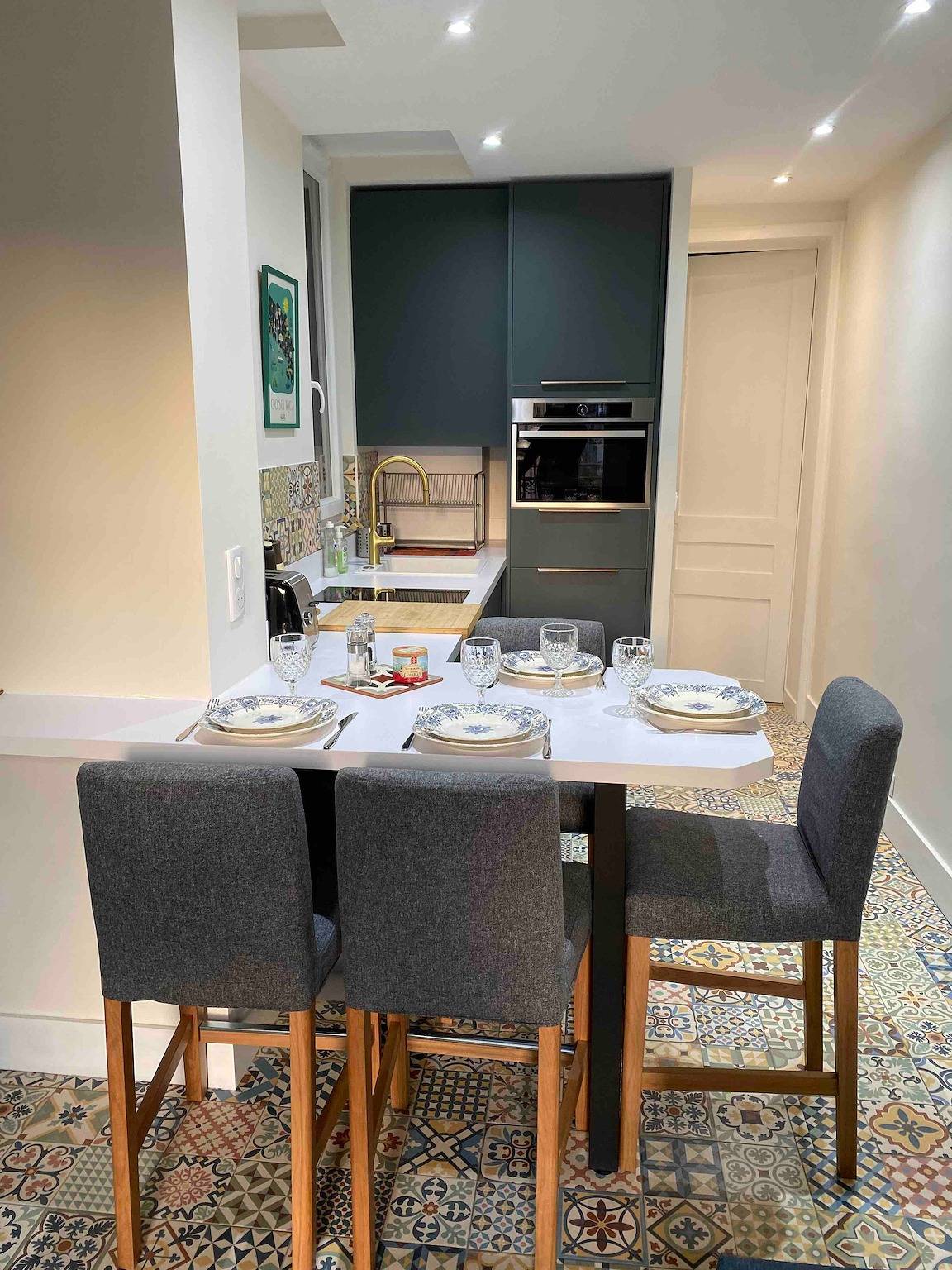 Entire apartment, Apartment 'Superbe Quartier Latin' with Shared Terrace, Shared Garden and Wi-Fi in Paris, Ile de France