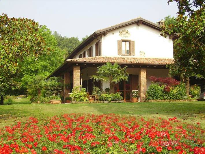 B&b per 2 persone, con Terrazza e Giardino nonché Piscina e Panorama a Soiano del Lago