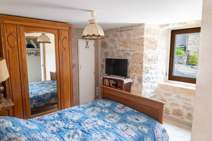 Location de vacances pour 6 personnes, animaux acceptés à Saint-Étienne-du-Valdonnez - 2