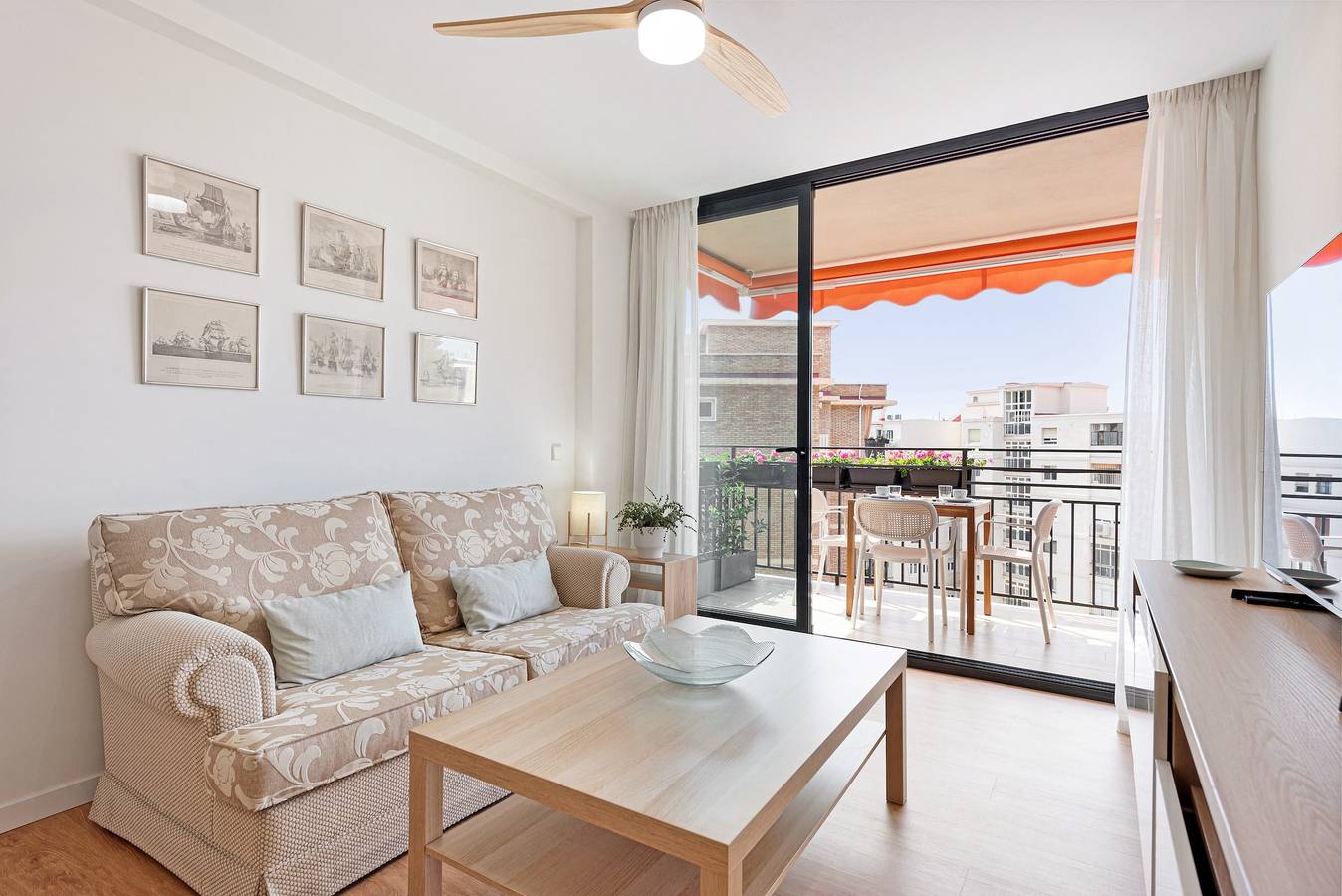 Apartamento entero, Apartamento 'Bellavista Apartamento Marmen' con vistas al mar, exterior, Wi-Fi y aire acondicionado in Málaga (Este), Málaga
