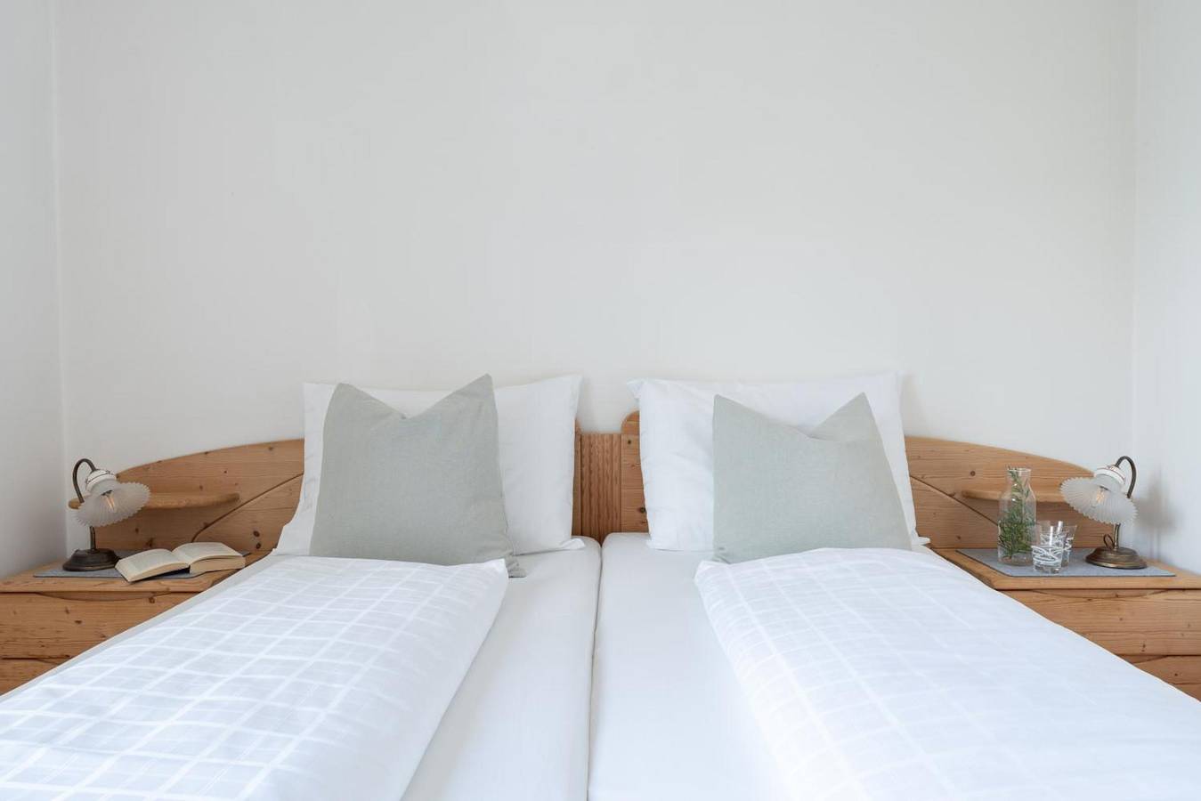 Apartamento entero, Apartment 'Freiblick Groß' with Mountain View, Shared Terrace and Wi-Fi in Marling, Ortler Alps
