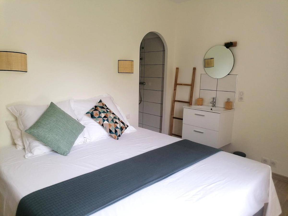 King Room with Pool View in Sainte-Croix (Tarn), Région d'Albi