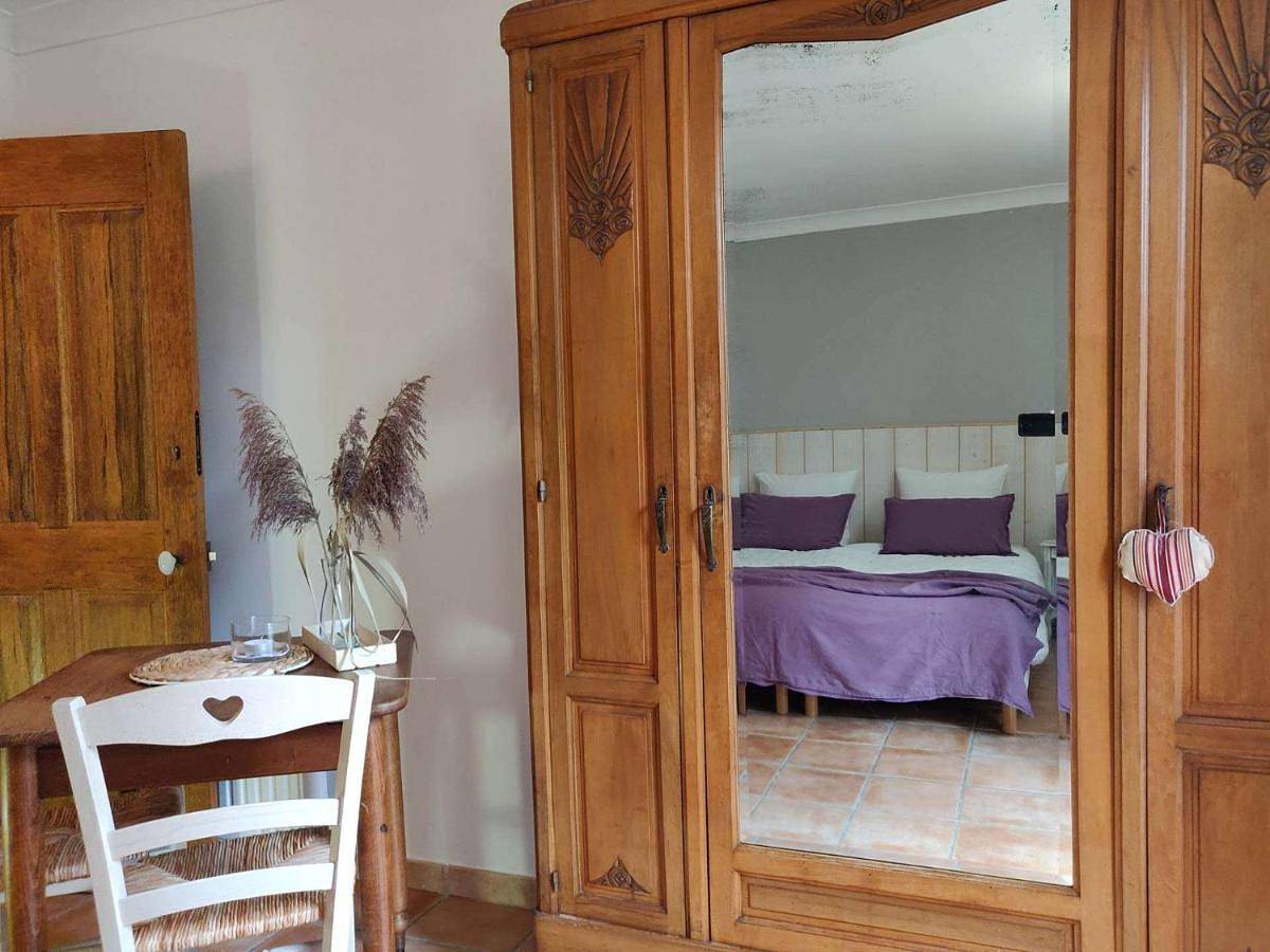 Appartement entier, Double or Twin Room with Garden View in Alba-la-Romaine, Privas (arrondissement)