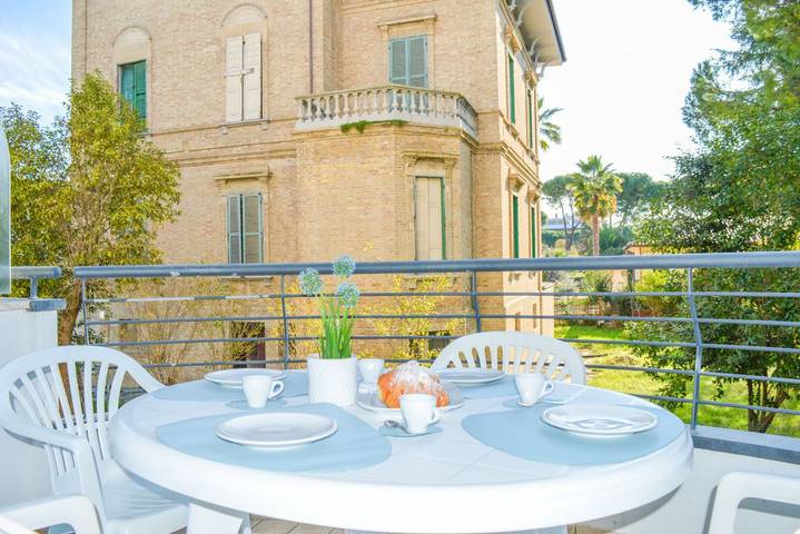 Gîte pour 4 personnes, avec Balcon/Terrasse et Piscine à Pineto - 2