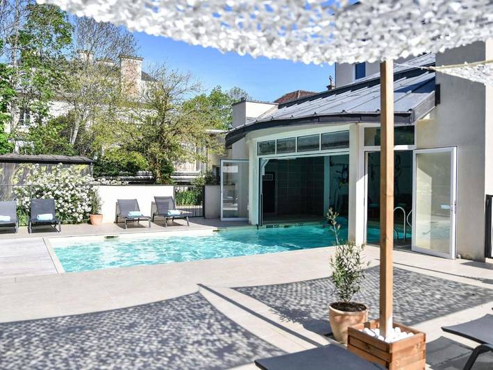 Hôtel pour 2 personnes, avec jardin et piscine à Fontainebleau