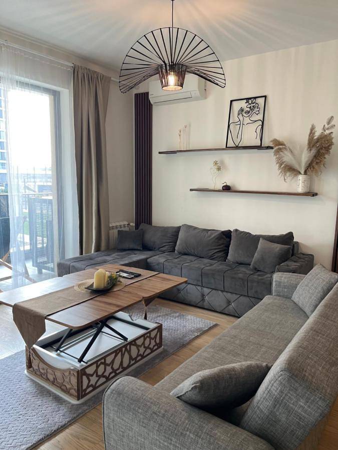 Apartament wakacyjny dla 6 osób, z widok i ogród w Belgrad