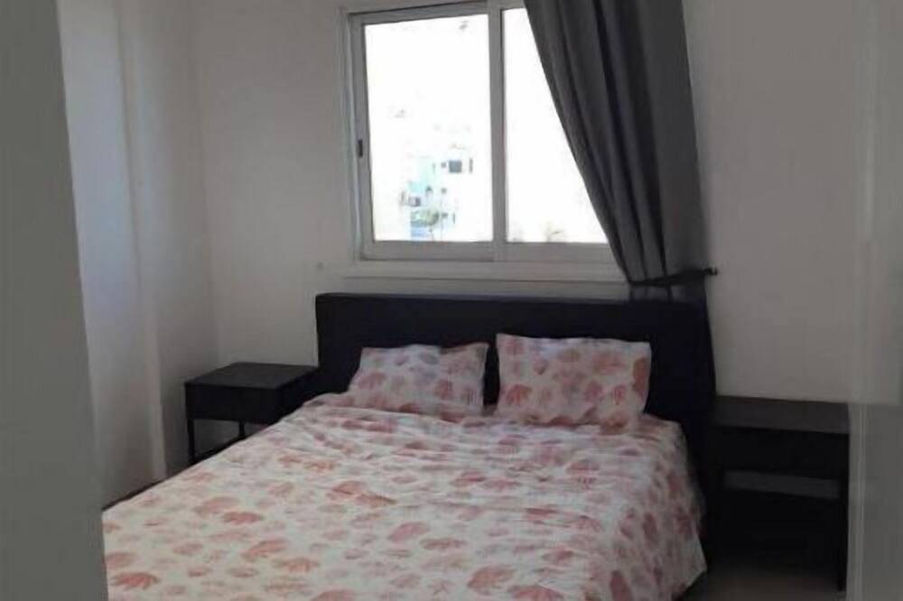 Ganze Wohnung, Located in the charming town of Larnaca, just a 10-minute walk away from beach. in Larnaka, Larnaca Bezirk