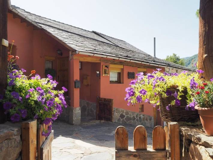 Casa rural para 5 personas, con jardín en Villablino - 2