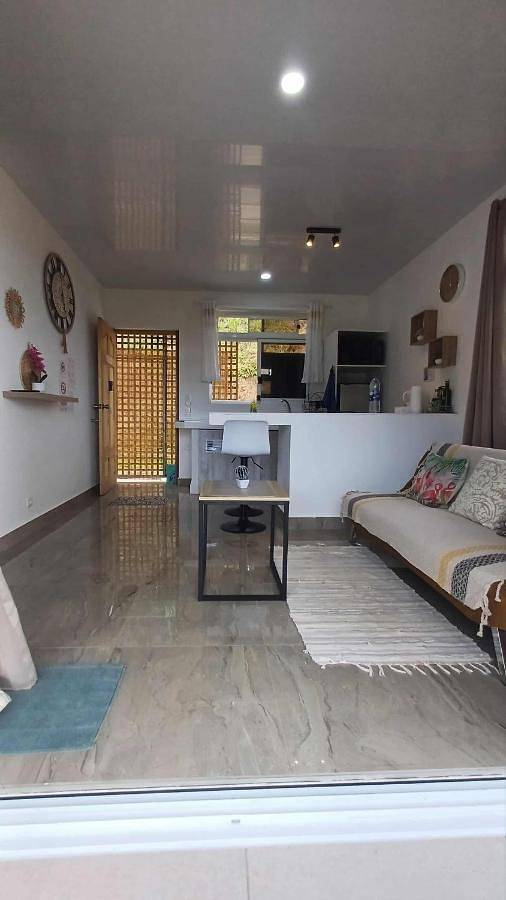 Gîte pour 2 personnes, avec terrasse et vue dans Papeari - 2