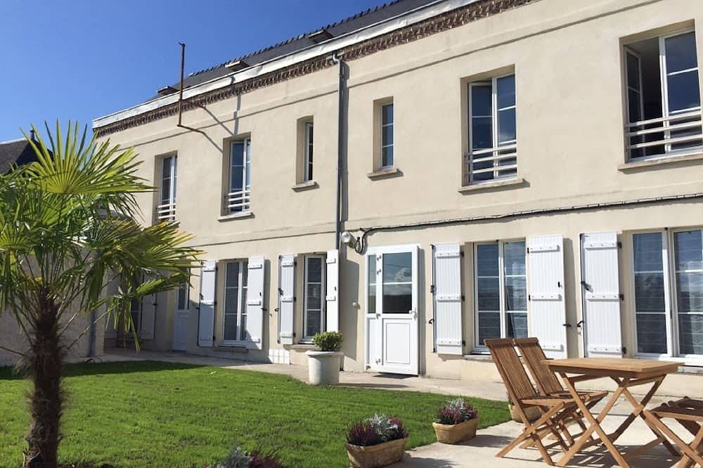 Appartement entier, Laon studio \"Les Lilas\" de plain pied avec jardin et spa privatif in Laon, Aisne