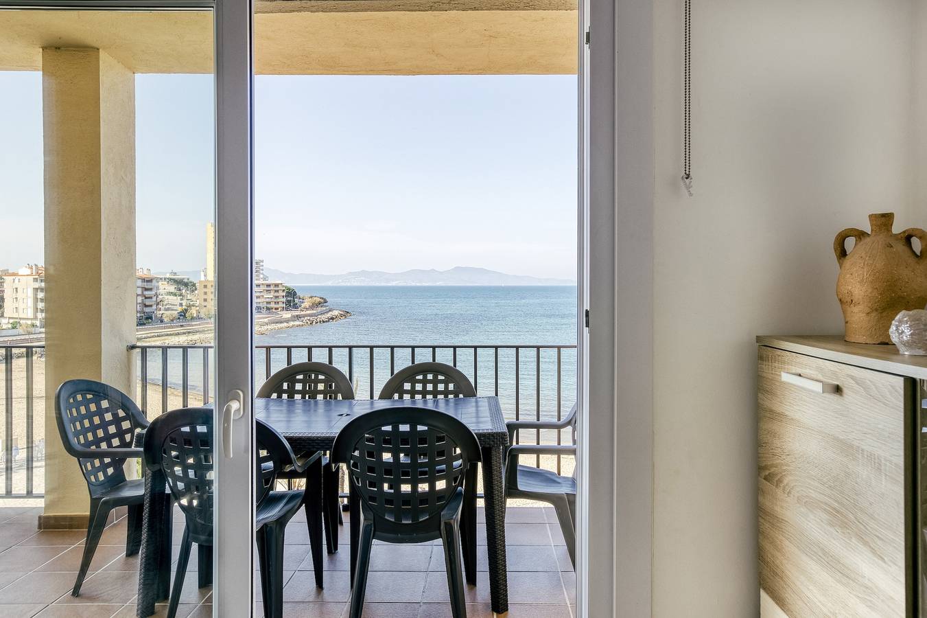 Appartamento intero, Appartamento 'Riells Platja ' con vista mare, Wi-Fi e aria condizionata in L'Escala, Upper Empordà