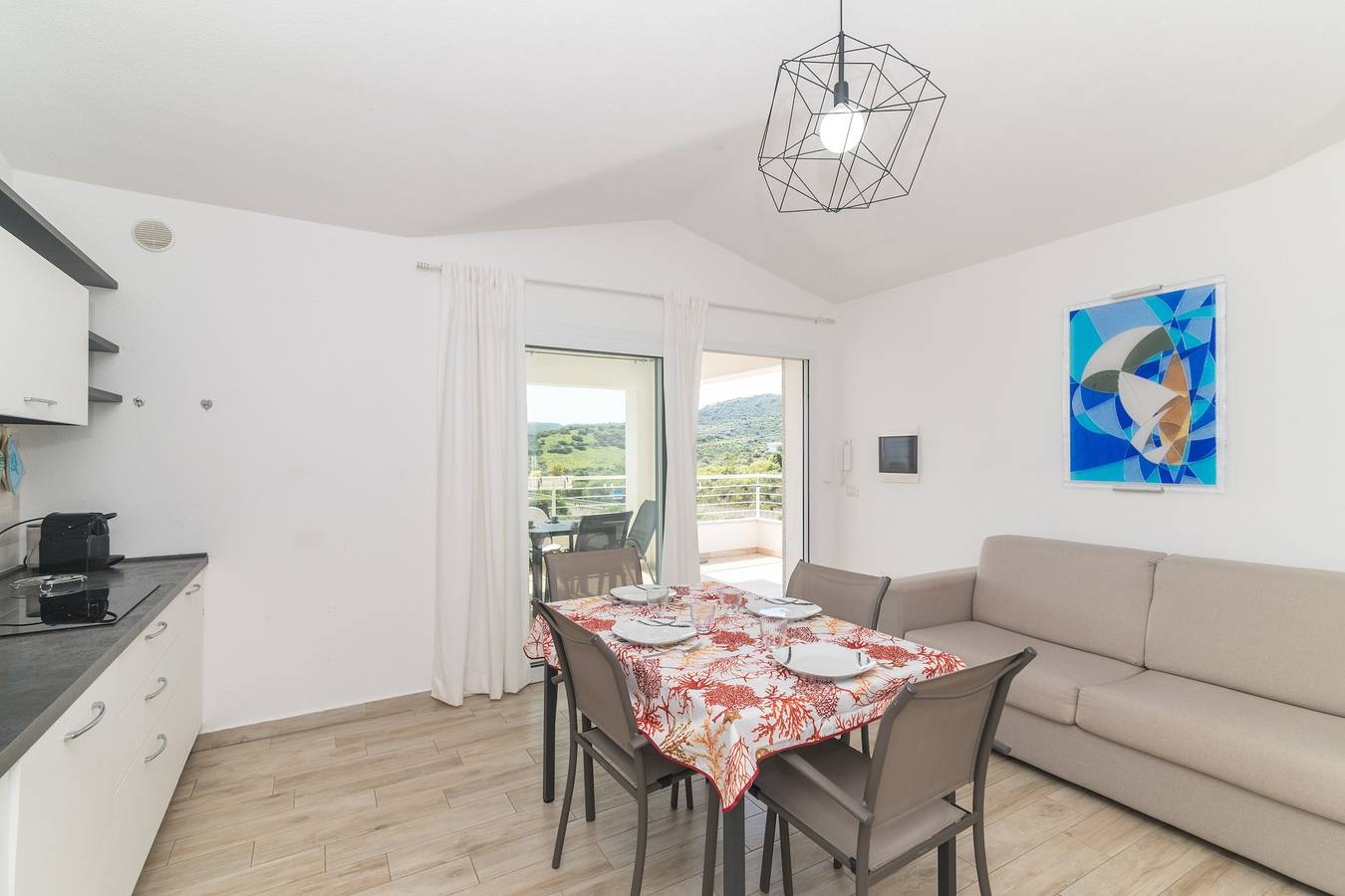 Casa vacacional 'Virgi Vista Mare' con vistas al mar, terraza privada y aire acondicionado in Budoni, Olbia-Tempio