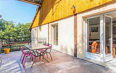 Gîte pour 6 personnes, avec terrasse et jardin dans Corre