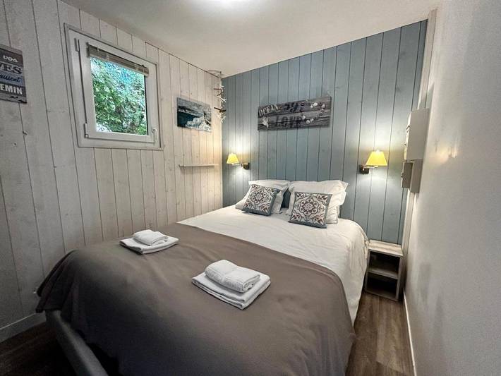 Location de vacances pour 4 personnes, avec Terrasse et Jardin ainsi que Vue sur le lac et Vue dans La Devise - 2