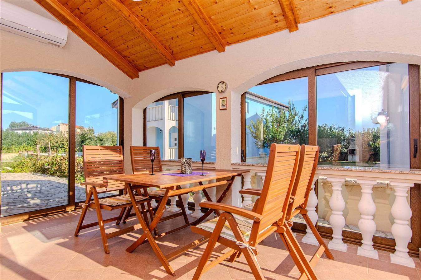 Villa per 4 Persone in Privlaka, Dalmazia