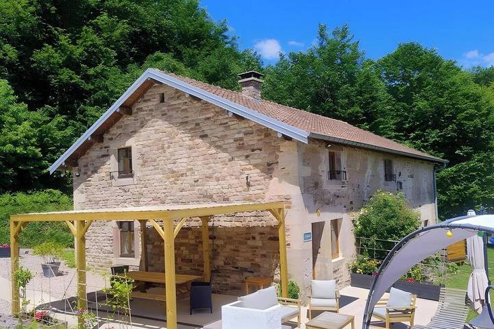 Gîte pour 6 personnes, avec jardin