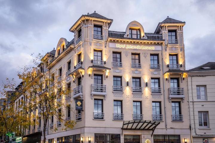Hôtel pour 2 personnes, avec vue ainsi que terrasse et sauna dans Gare De Chartres - 2