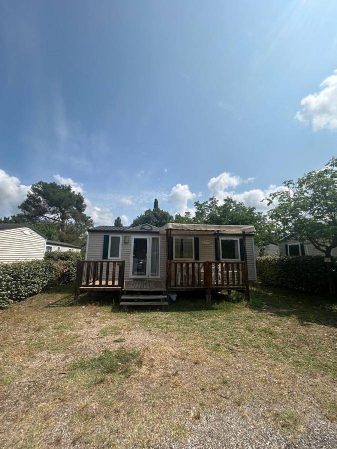 Camping pour 6 personnes, avec jardin ainsi que vue et piscine à La Roque-d'Anthéron - 3