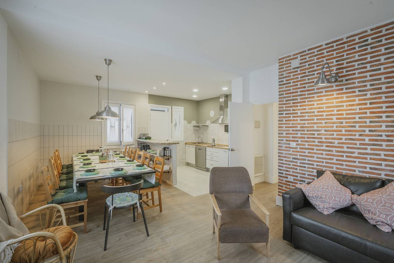 Casa Vacacional 'El Romazal' con Piscina Privada, Jardín Privado y Wi-Fi in Nava de la Asunción, Provincia de Segovia