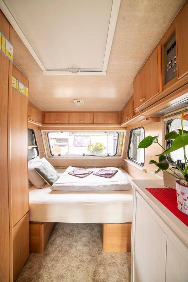 Camping pour 4 personnes, avec piscine et bassin pour enfant ainsi que vue et jardin, animaux acceptés dans Lac de Côme - 3