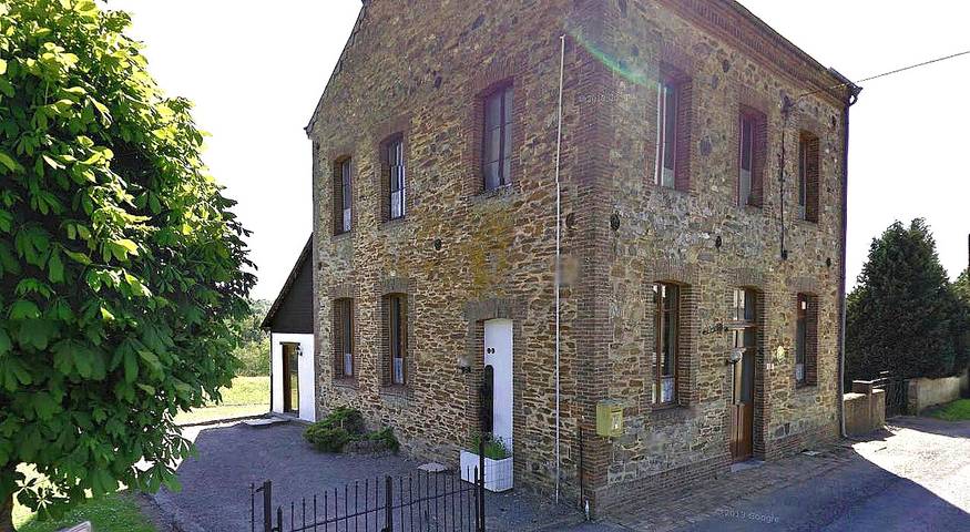 Gîte pour 15 personnes, avec jardin, animaux acceptés à Brognon