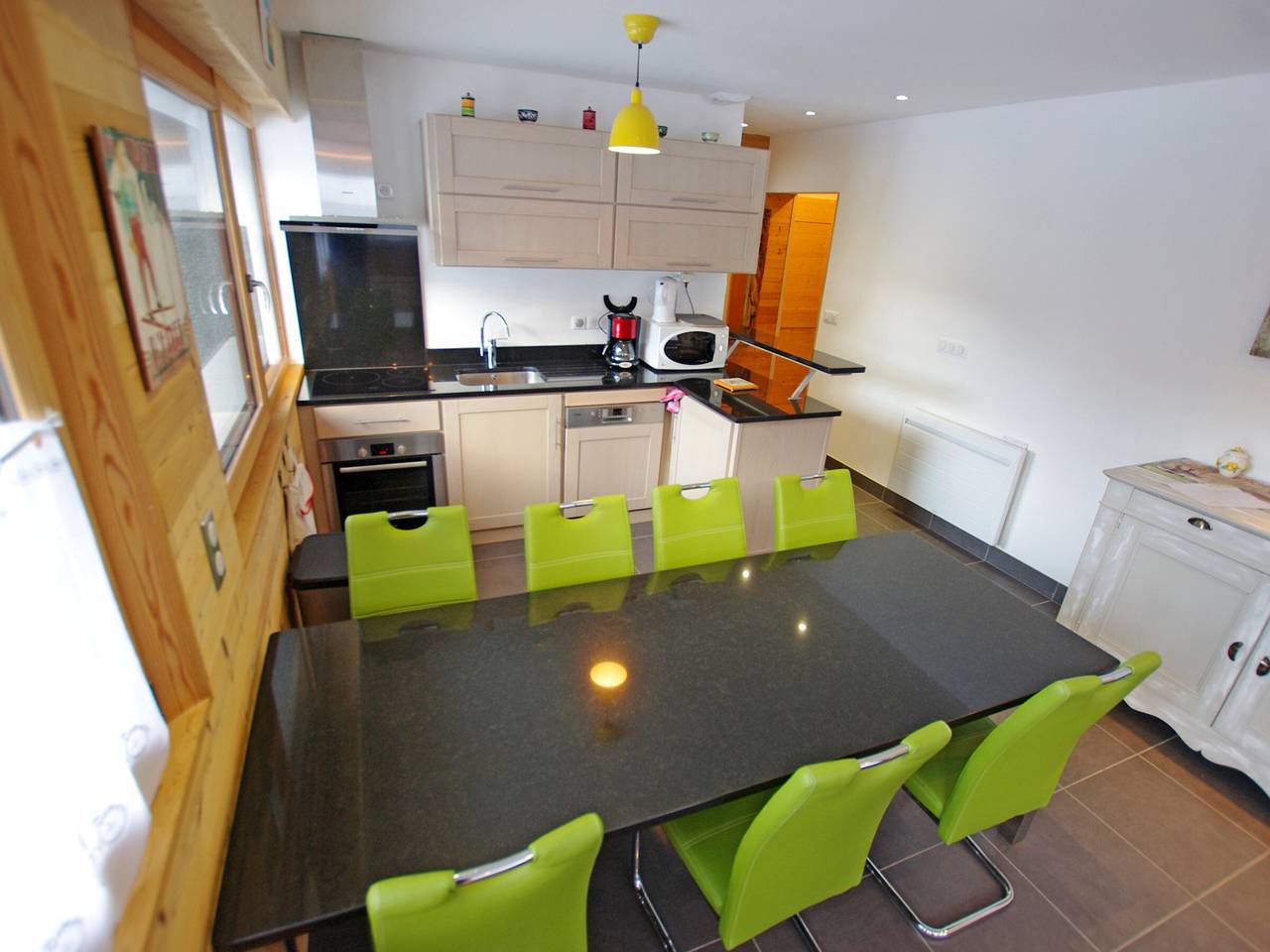 Entire apartment, Champagny-en-Vanoise: Modern 2-Bedroom Apartment for 6, Close to Village Center and Ski Lift in Champagny-en-Vanoise, Vanoise National Park