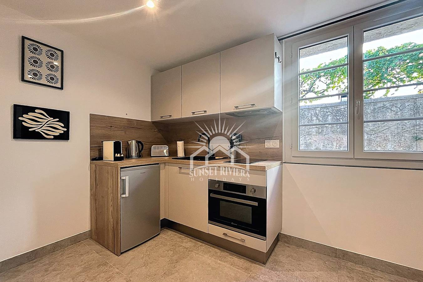 Entire apartment, The Lavender Nest I For 3 By Sunset in Valbonne, Cannes region