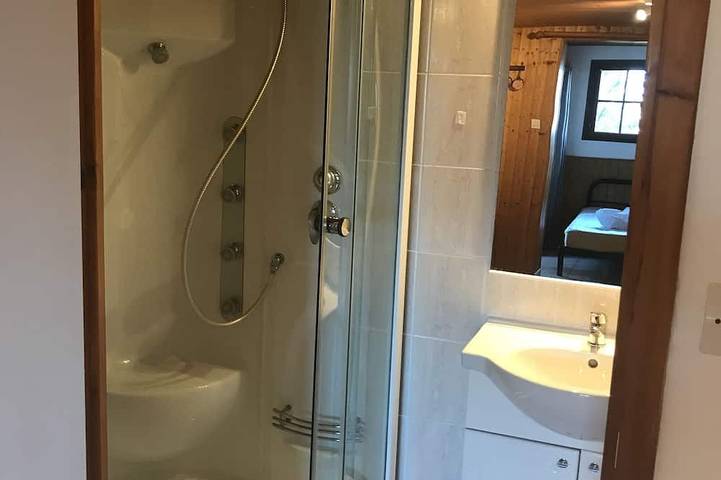 Gîte pour 2 personnes, avec terrasse, animaux acceptés à Talloires - 3