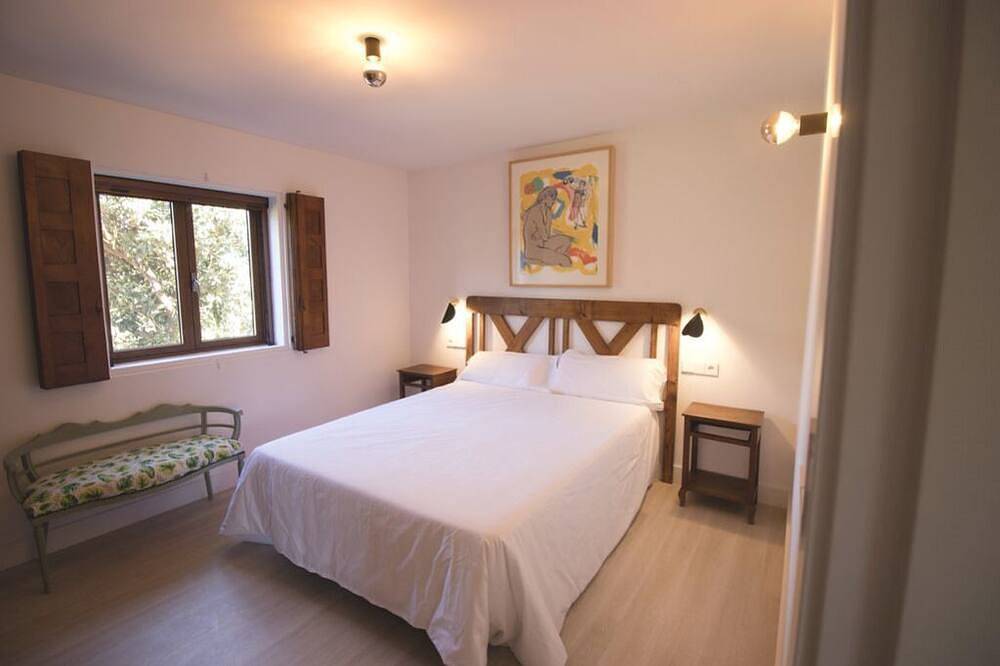 Villa Con Piscina Y Pista De Padel A 5 Minutos De Pontevedra in Pontevedra City, Pontevedra Province