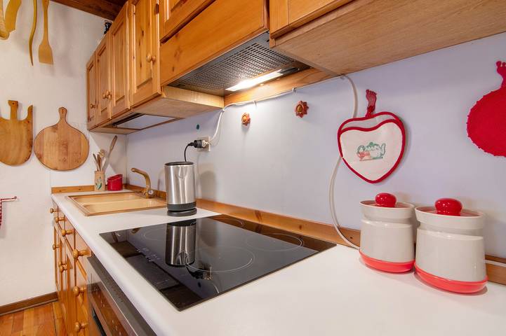 Apartamento inteiro, Apartamento 'La Baita Verde' com vista para a montanha in Motta di Sotto, Campodolcino