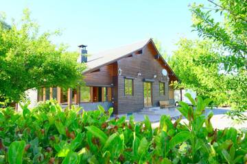 Gîte pour 7 personnes, avec jardin et vue à Tournavaux