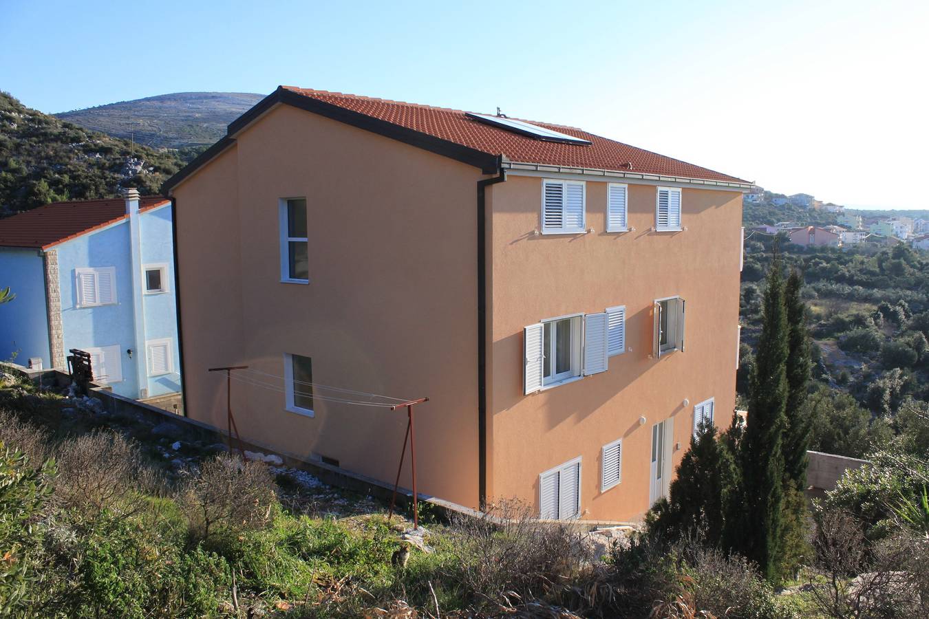 Ganze Wohnung, 2-Zimmer-Ferienwohnung mit Balkon und Meerblick Seget Vranjica, Trogir A-8507-b in Seget Vranjica, Split-Dalmatien