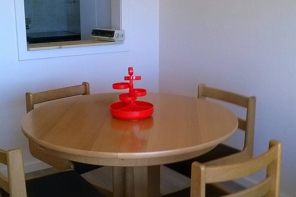 Appartamento intero, Appartamento di design vintage anni '70 con splendida vista sul mare in Città di Ostenda, Ostenda