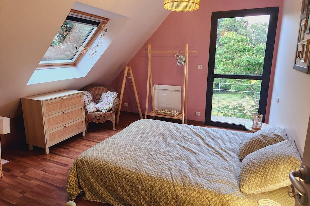 Large family home in Combrit, Region de Quimper