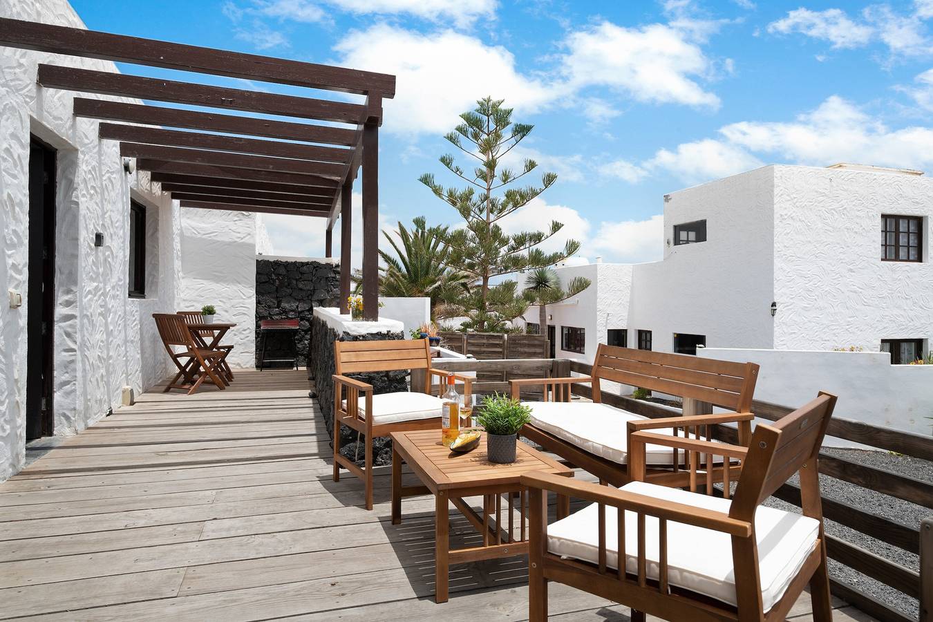Maison de vacances 'Playa Marina Eco Bungalow Ocean' avec vue sur la mer, piscine commune et Wi-Fi in Haría, Lanzarote