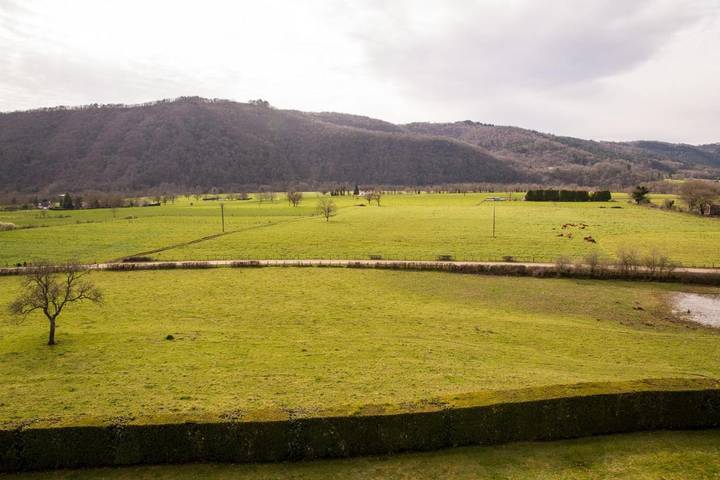 Location de vacances pour 2 personnes, avec vue ainsi que jardin et piscine à Monceaux-sur-Dordogne - 4